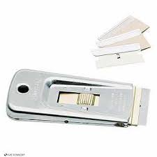 [12761 / 177263] [857] Grattoir 4cm + 1 Lame