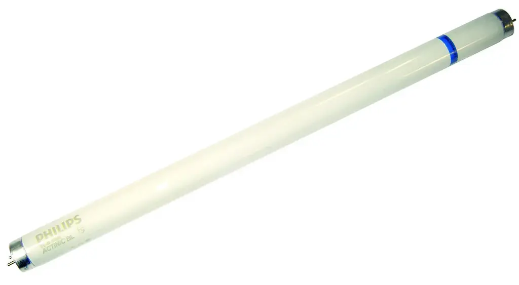 LOT 4 TUBES LED. KILEO 7W POUR DESTRUCTEUR D'INSECTES A LED KILEO 14W 